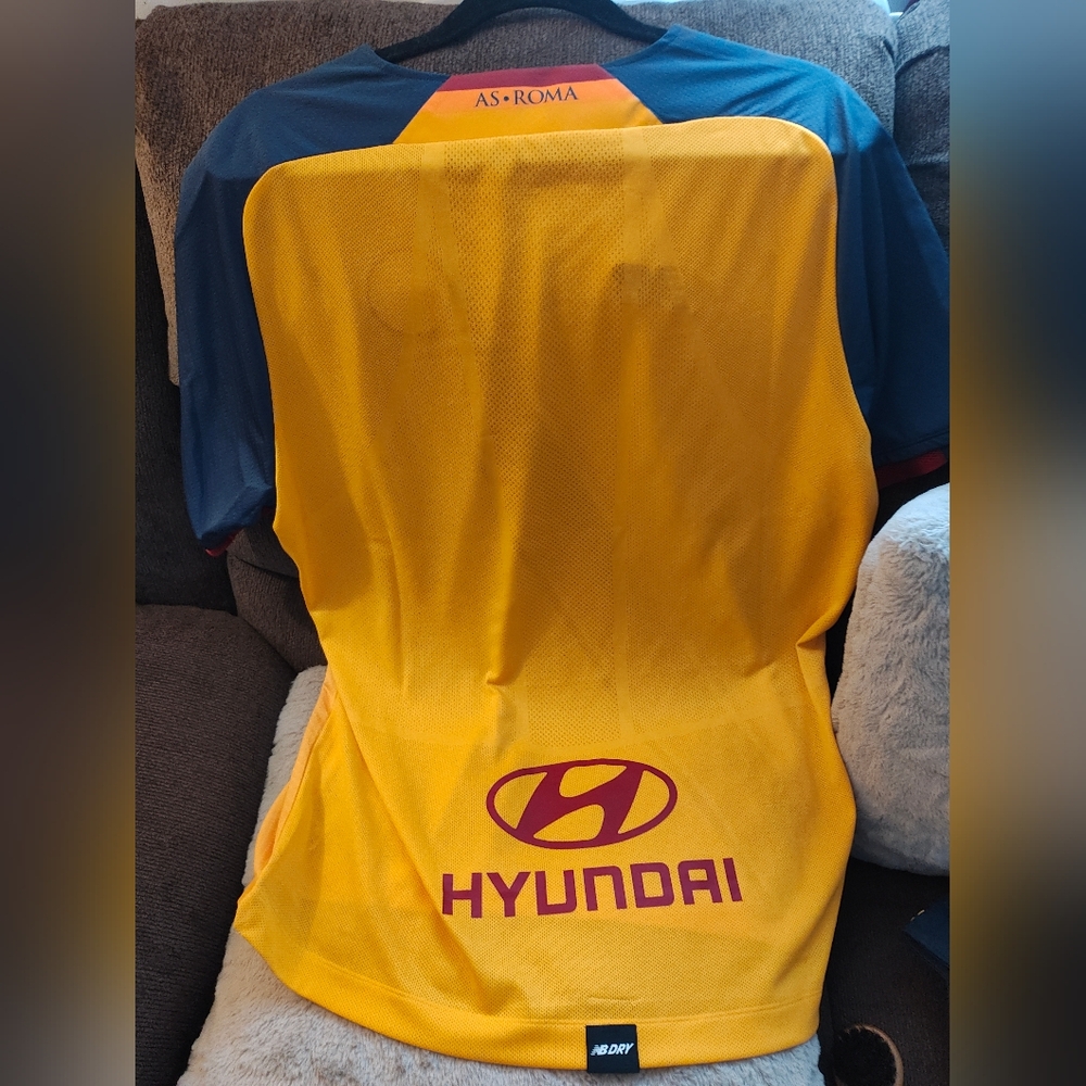 New Balance Men yellow🟡 /Blue🔵 Shirt Jersey,""Hat included!!!"" - Picture 3 of 7